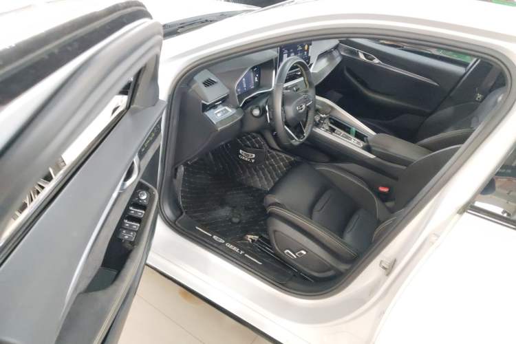 Used Geely Auto Preface 2021 2.0TD Space-Time Edition Hao Yue Driver Seat