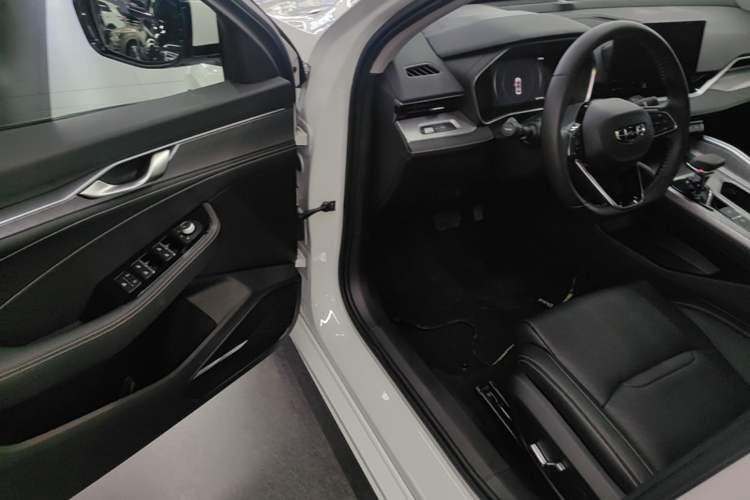 Used Geely Auto Preface 2021 2.0TD Elite Edition Driver Seat