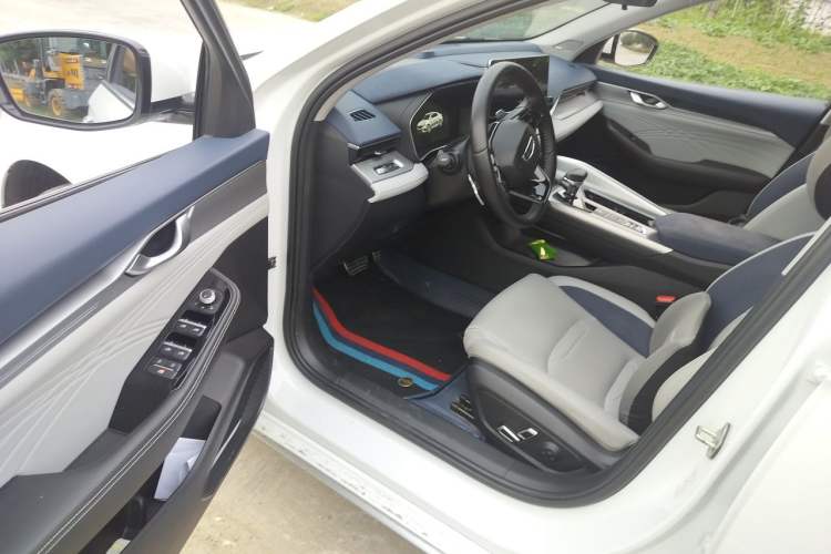 Used Geely Auto Preface 2021 Revised Version 2.0TD Luxury Edition Driver Seat