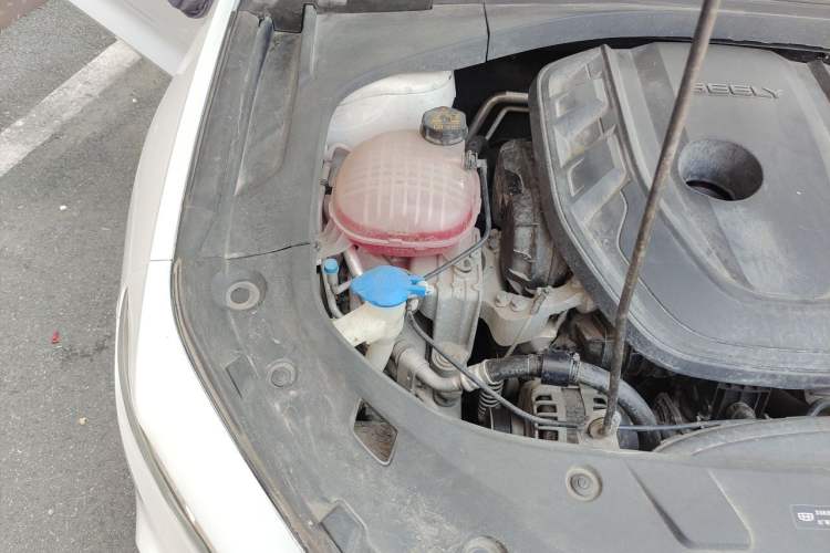Used Geely Auto Preface 2021 2.0TD Designer's Recommended Edition Engine Bay Right