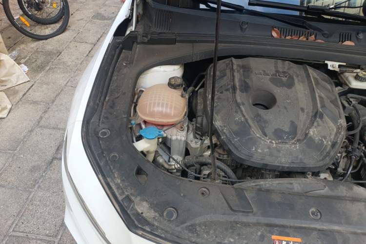 Used Geely Auto Preface 2021 2.0TD Luxury Version Engine Bay Right