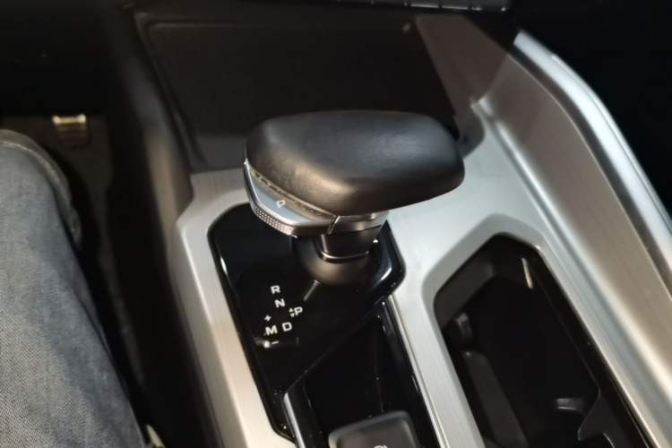 Used Geely Auto Preface 2021 Revised Version 2.0TD Luxury Edition Gear Lever