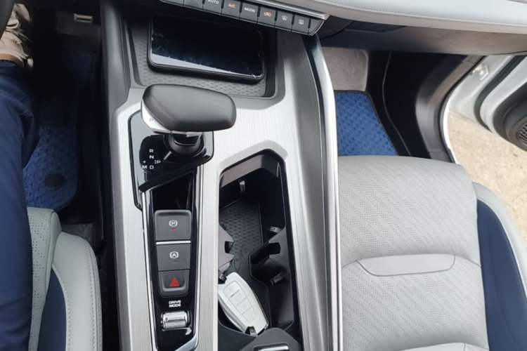 Used Geely Auto Preface 2021 Revised Version 2.0TD Luxury Edition Gear Lever