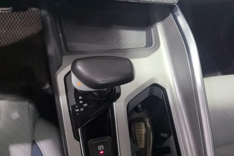 Used Geely Auto Preface 2021 Revised Version 2.0TD Luxury Edition Gear Lever