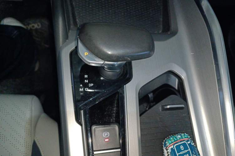 Used Geely Auto Preface 2021 Revised Version 2.0TD Luxury Edition Gear Lever