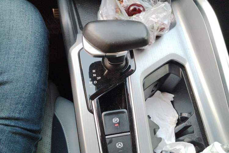 Used Geely Auto Preface 2021 Revised Version 2.0TD Luxury Edition Gear Lever