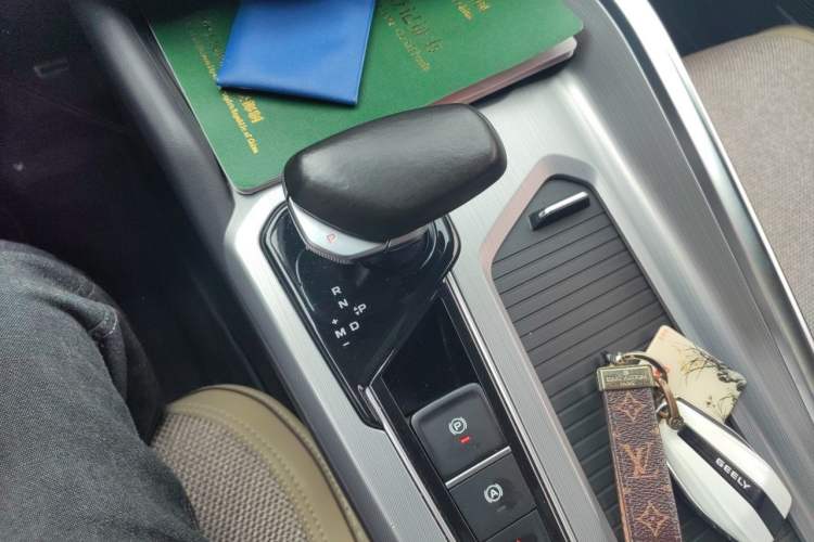 Used Geely Auto Preface 2021 2.0TD Designer's Recommended Edition Gear Lever