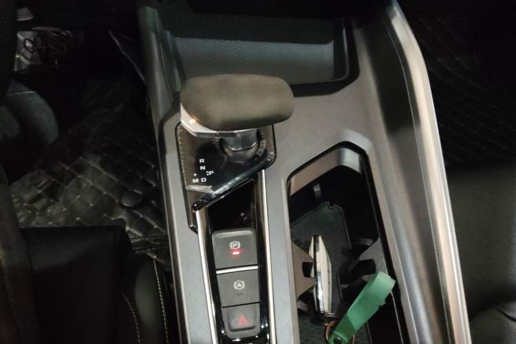 Used Geely Auto Preface 2021 2.0TD Space-Time Edition Hao Yue Gear Lever