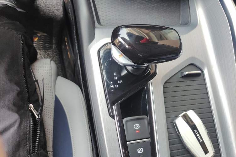 Used Geely Auto Preface 2021 2.0TD Designer's Recommended Edition Gear Lever