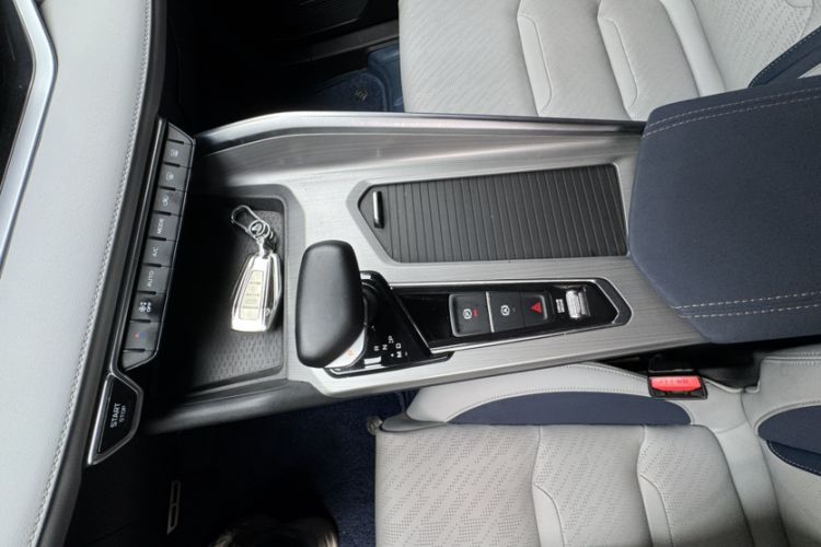 Used Geely Auto Preface 2021 Revised Version 2.0TD Luxury Edition Gear Lever