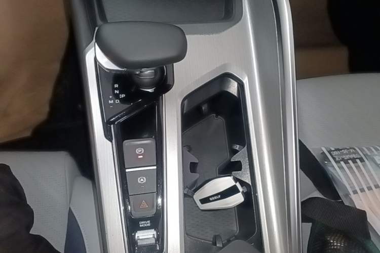 Used Geely Auto Preface 2021 Revised Version 2.0TD Luxury Edition Gear Lever