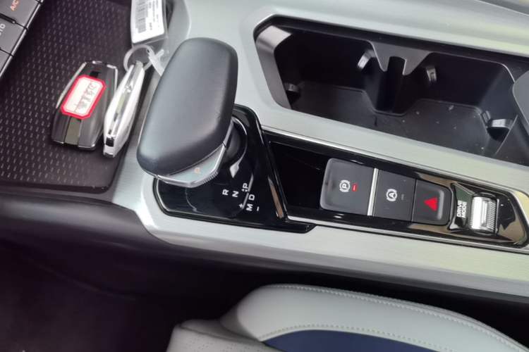 Used Geely Auto Preface 2021 Revised Version 2.0TD Luxury Edition Gear Lever