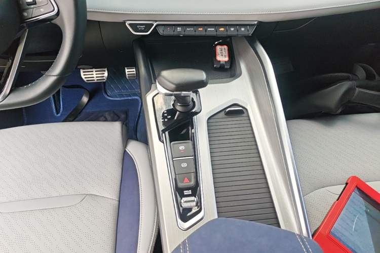 Used Geely Auto Preface 2021 Revised Version 2.0TD Luxury Edition Gear Lever