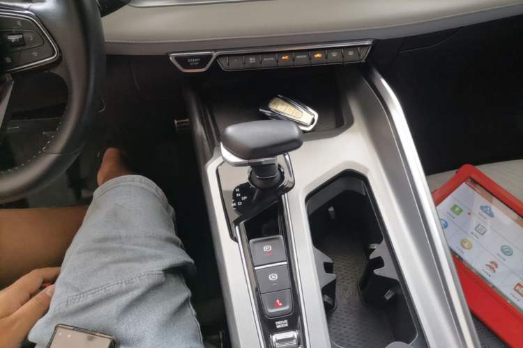Used Geely Auto Preface 2021 Revised Version 2.0TD Luxury Edition Gear Lever