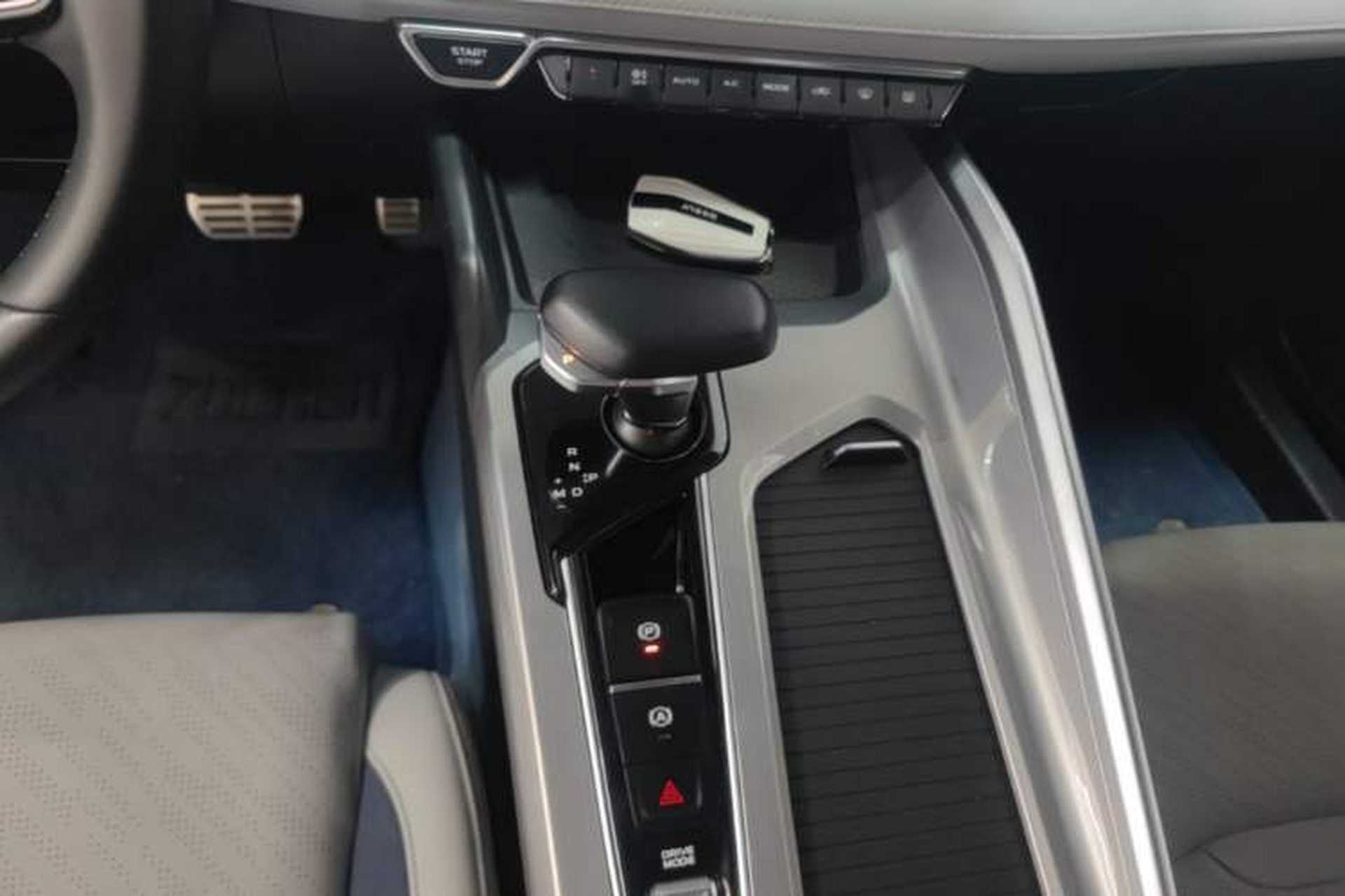 Used Geely Auto Preface 2021 Revised Version 2.0TD Luxury Edition Gear Lever