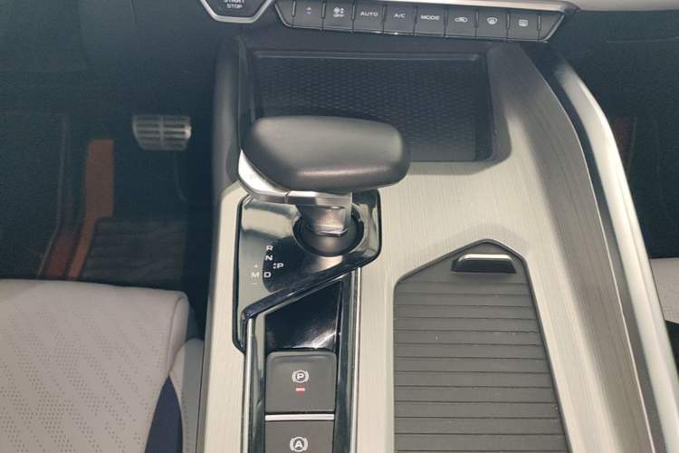 Used Geely Auto Preface 2021 Revised Version 2.0TD Luxury Edition Gear Lever