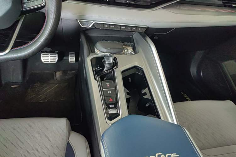 Used Geely Auto Preface 2021 Revised Version 2.0TD Luxury Edition Gear Lever