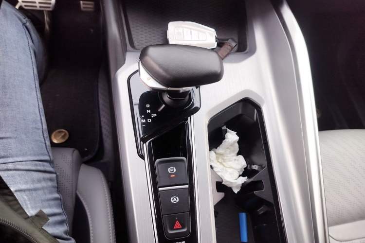 Used Geely Auto Preface 2021 Revised Version 2.0TD Luxury Edition Gear Lever