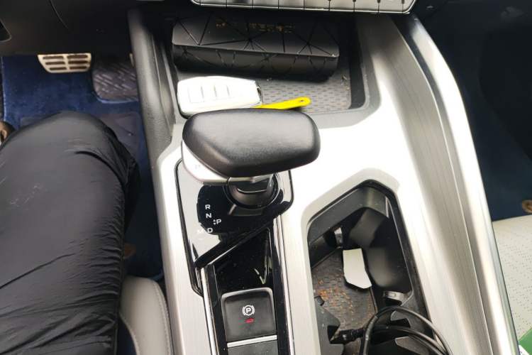 Used Geely Auto Preface 2021 Revised Version 2.0TD Luxury Edition Gear Lever