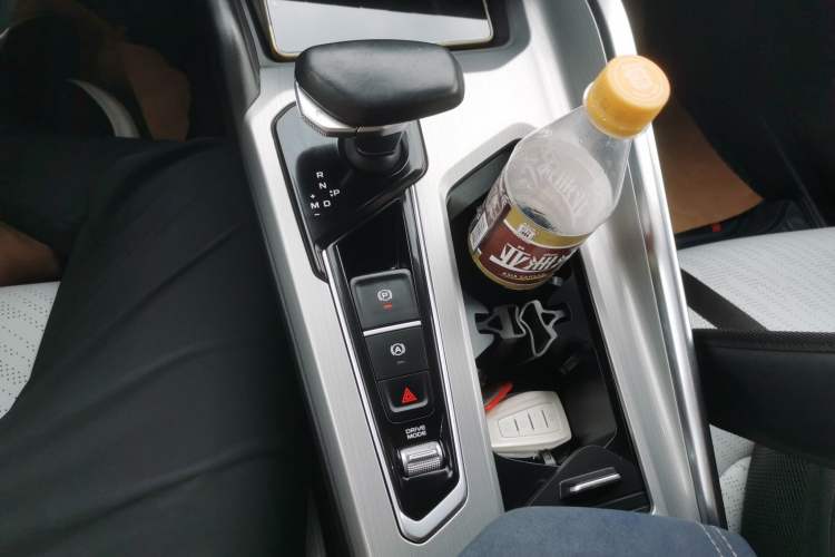 Used Geely Auto Preface 2021 Revised Version 2.0TD Luxury Edition Gear Lever