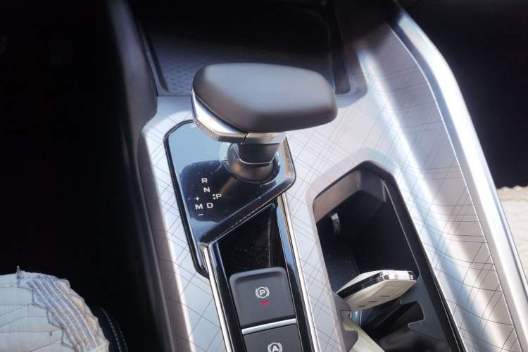 Used Geely Auto Preface 2021 2.0TD Luxury Version Gear Lever