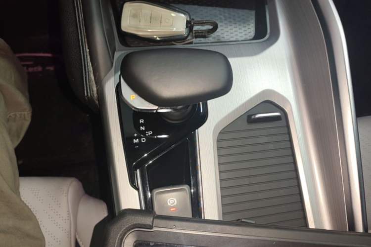 Used Geely Auto Preface 2021 Revised Version 2.0TD Luxury Edition Gear Lever