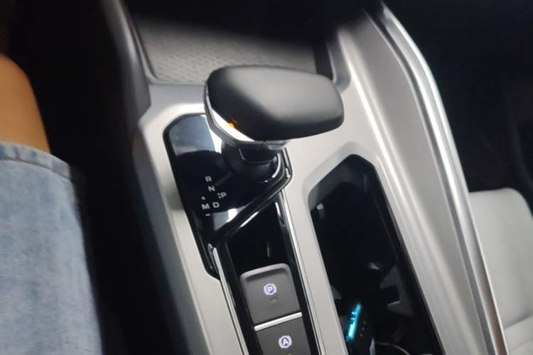 Used Geely Auto Preface 2021 2.0TD Luxury Version Gear Lever