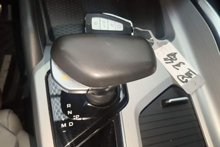 Used Geely Auto Preface 2021 Revised Version 2.0TD Luxury Edition Gear Lever