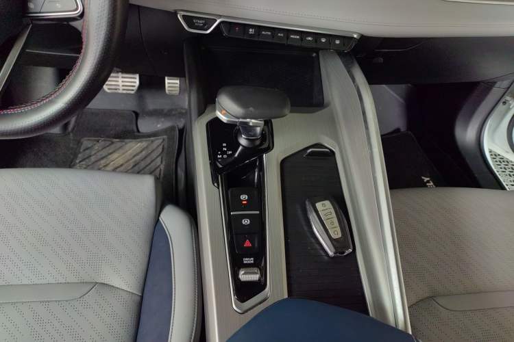 Used Geely Auto Preface 2021 Revised Version 2.0TD Luxury Edition Gear Lever