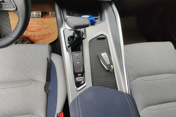 Used Geely Auto Preface 2021 Revised Version 2.0TD Luxury Edition Gear Lever
