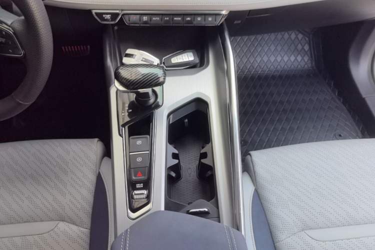 Used Geely Auto Preface 2021 Revised Version 2.0TD Luxury Edition Gear Lever