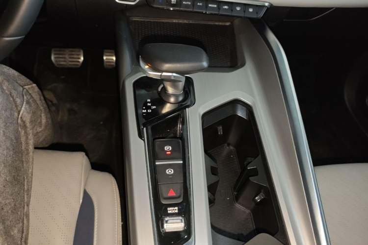 Used Geely Auto Preface 2021 Revised Version 2.0TD Luxury Edition Gear Lever