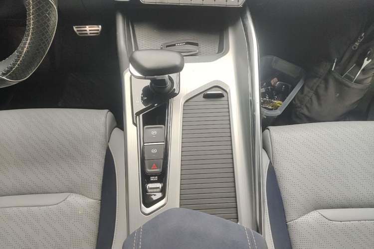 Used Geely Auto Preface 2021 Revised Version 2.0TD Luxury Edition Gear Lever