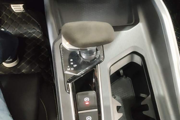 Used Geely Auto Preface 2021 2.0TD Space-Time Edition Hao Yue Gear Lever
