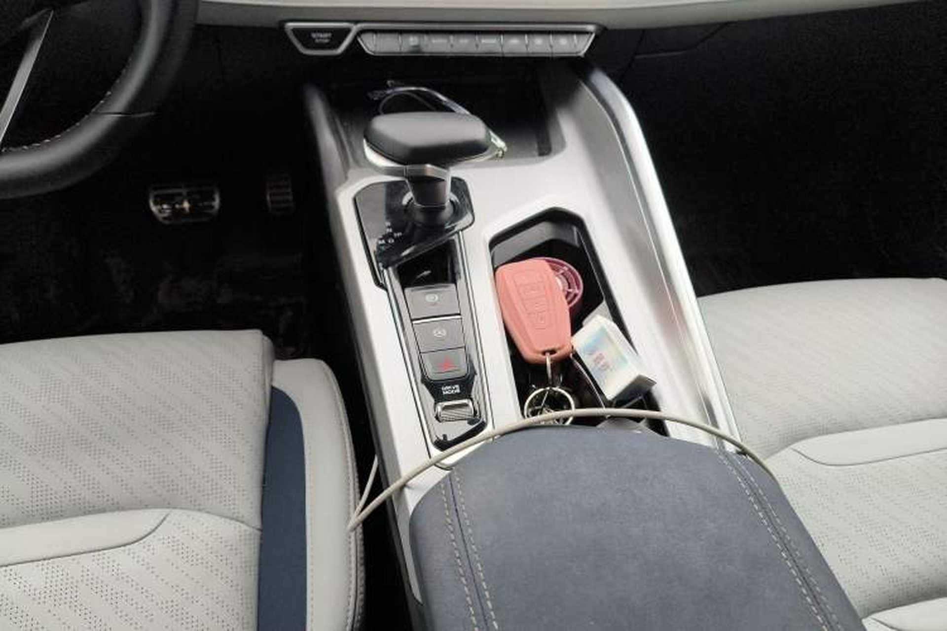 Used Geely Auto Preface 2021 Revised Version 2.0TD Luxury Edition Gear Lever