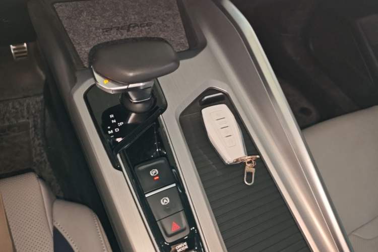 Used Geely Auto Preface 2021 2.0TD Flagship Edition Gear Lever