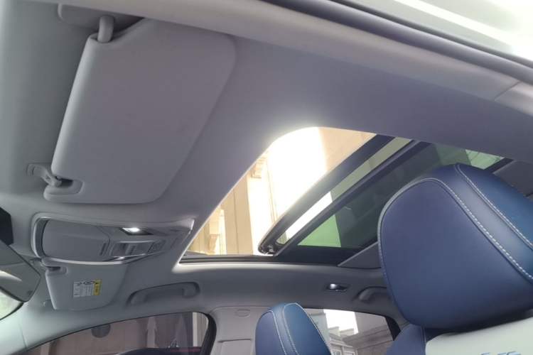 Used Geely Auto Preface 2021 Revised Version 2.0TD Luxury Edition Headliner