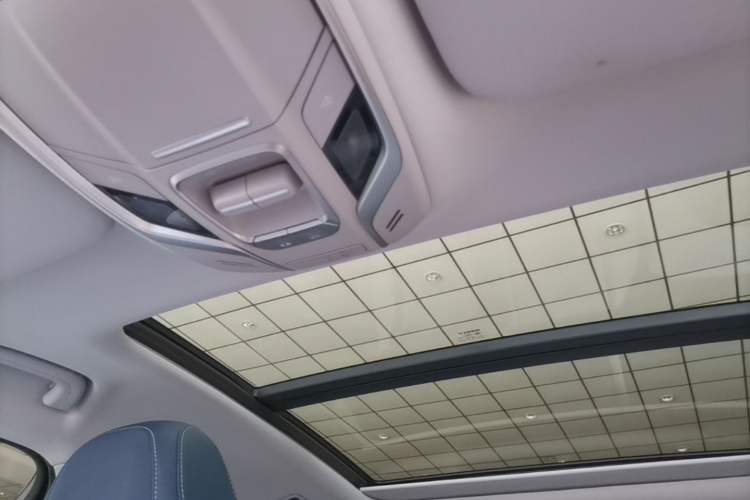Used Geely Auto Preface 2021 Revised Version 2.0TD Luxury Edition Headliner