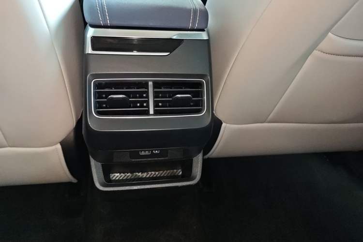 Used Geely Auto Preface 2021 Revised Version 2.0TD Luxury Edition Interior 1