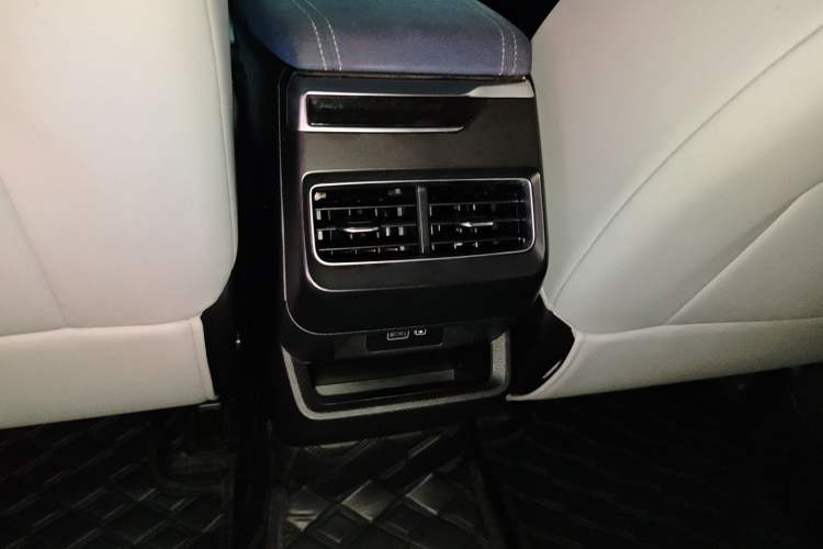 Used Geely Auto Preface 2021 Revised Version 2.0TD Luxury Edition Interior 2