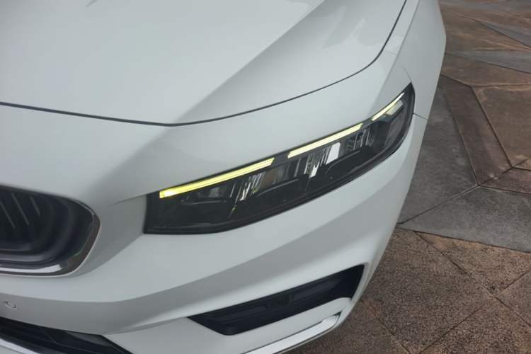 Used Geely Auto Preface 2021 Revised Version 2.0TD Luxury Edition Left Front Headlight