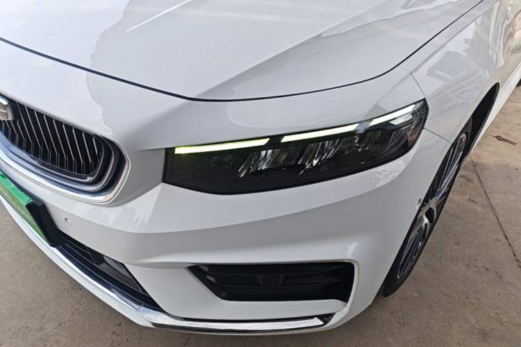 Used Geely Auto Preface 2021 Revised Version 2.0TD Luxury Edition Left Front Headlight