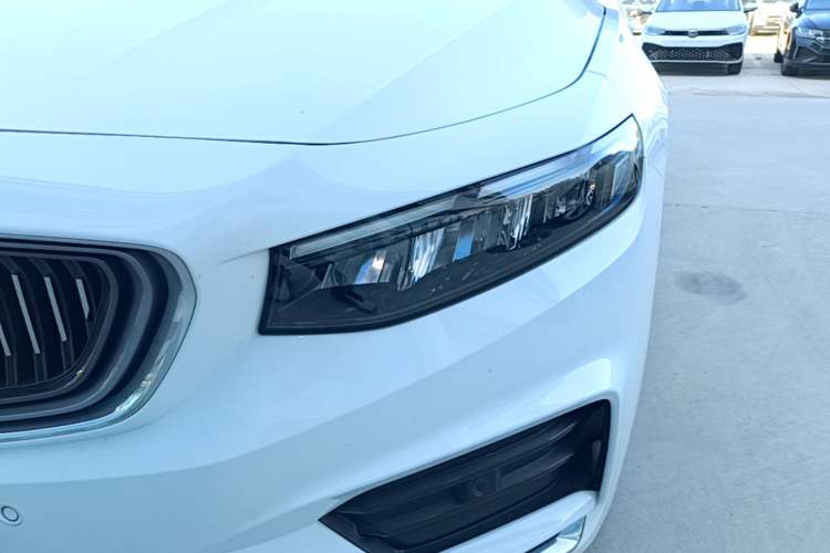 Used Geely Auto Preface 2021 Revised Version 2.0TD Luxury Edition Left Front Headlight