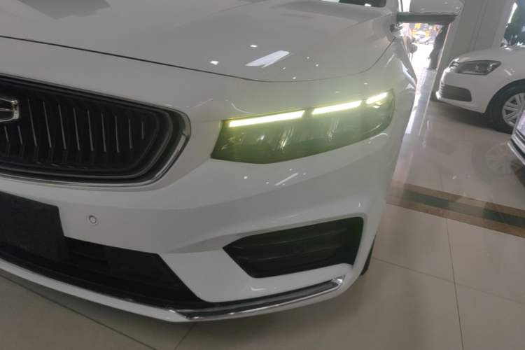 Used Geely Auto Preface 2021 Revised Version 2.0TD Luxury Edition Left Front Headlight