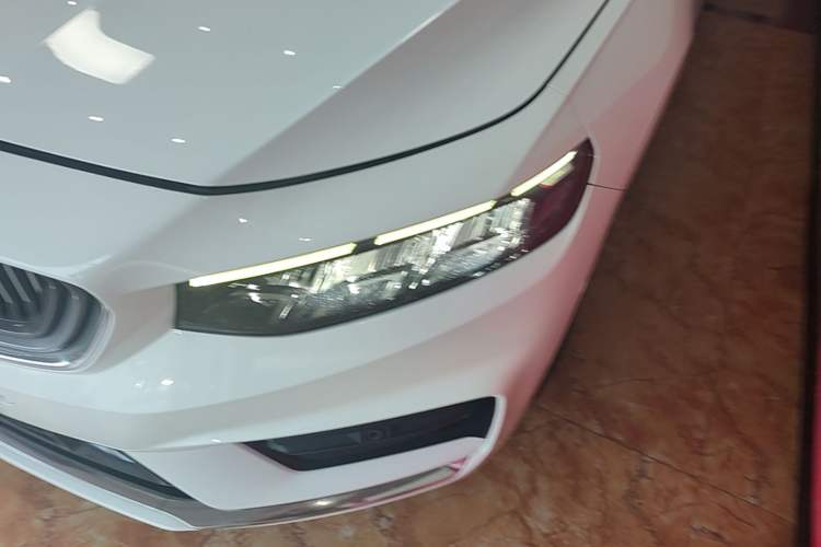 Used Geely Auto Preface 2021 Revised Version 2.0TD Luxury Edition Left Front Headlight