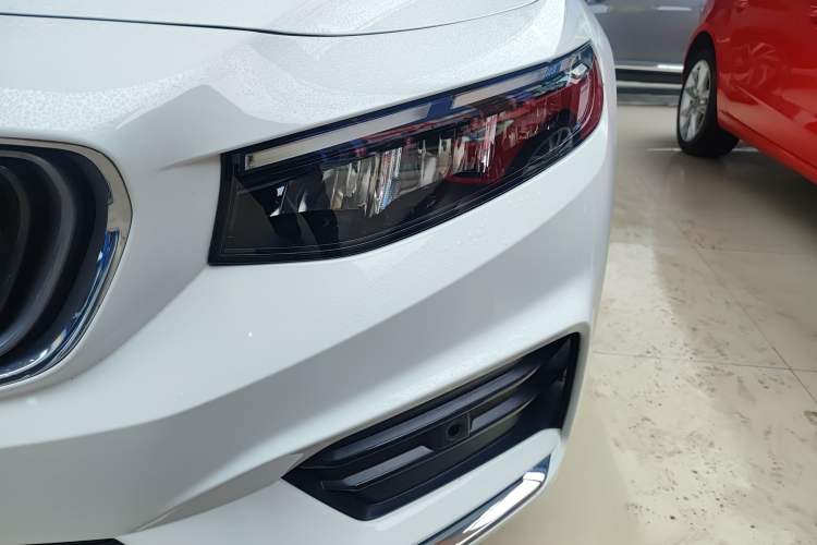Used Geely Auto Preface 2021 Revised Version 2.0TD Luxury Edition Left Front Headlight