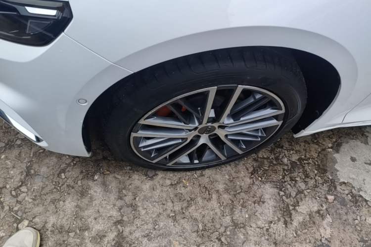 Used Geely Auto Preface 2021 Revised Version 2.0TD Luxury Edition Left Front Wheel Hub