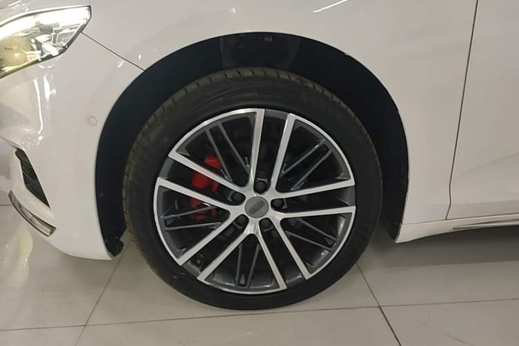 Used Geely Auto Preface 2021 2.0TD Luxury Version Left Front Wheel Hub