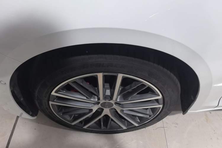 Used Geely Auto Preface 2021 Revised Version 2.0TD Luxury Edition Left Front Wheel Hub