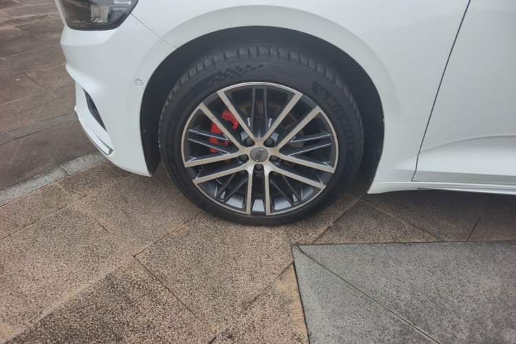 Used Geely Auto Preface 2021 Revised Version 2.0TD Luxury Edition Left Front Wheel Hub